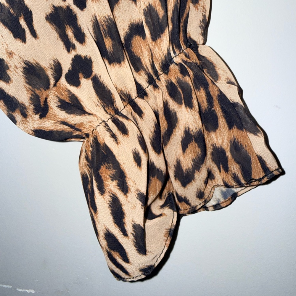INC International Concepts Black Top with Leopard Print Sleeves - Picture 3 of 4